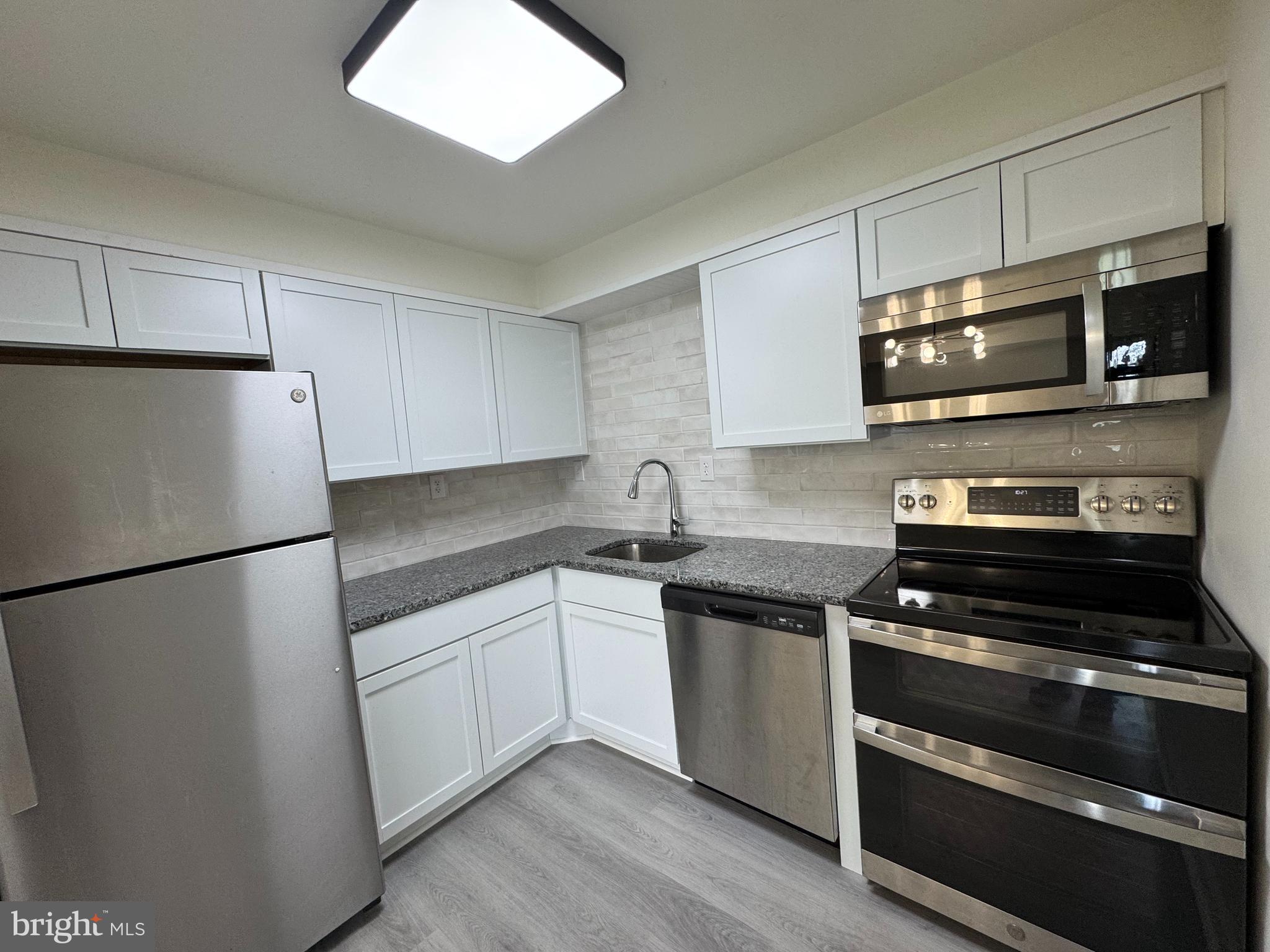 1028 ADAMS AVENUE 2D