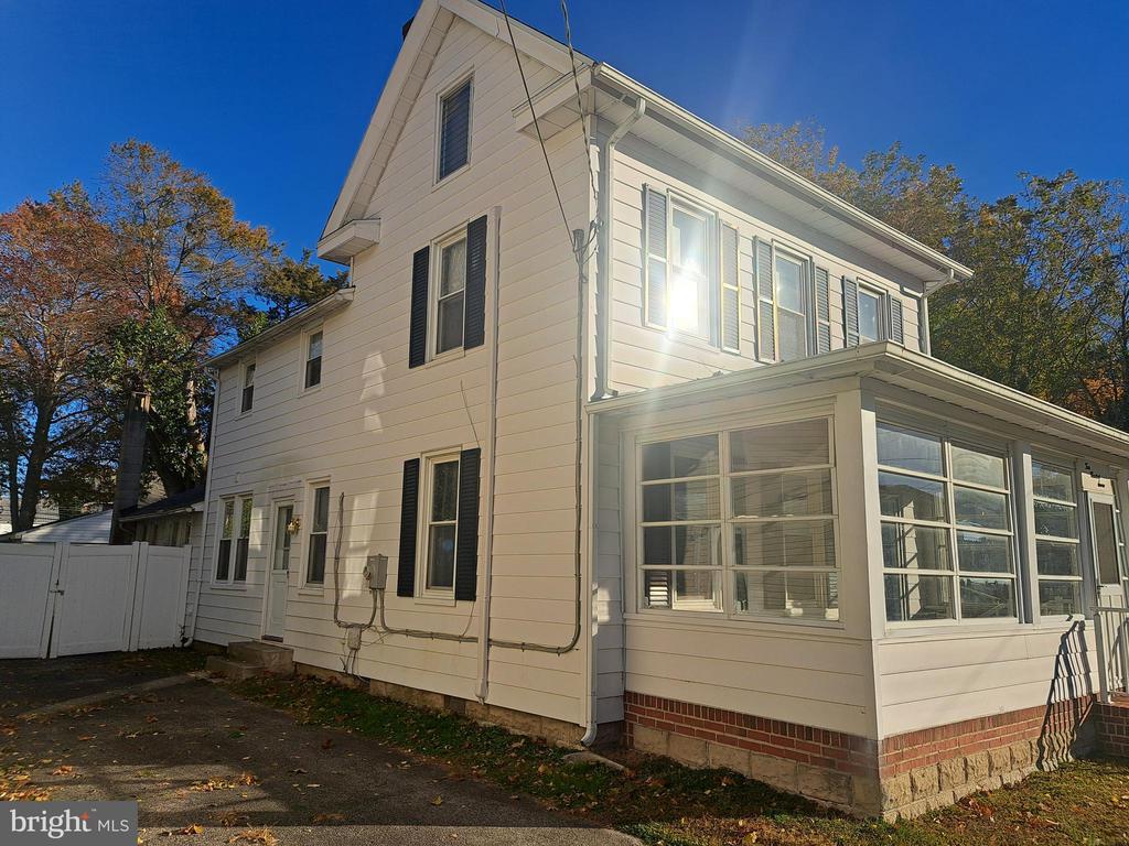 407 E EAST STREET