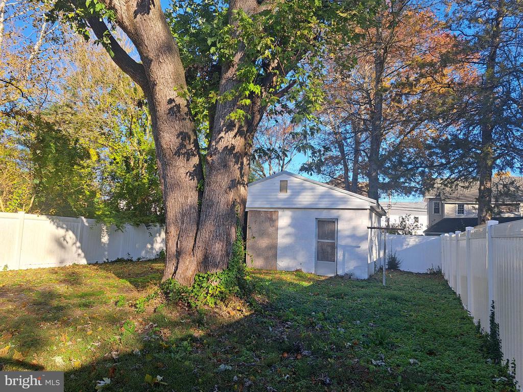 407 E EAST STREET
