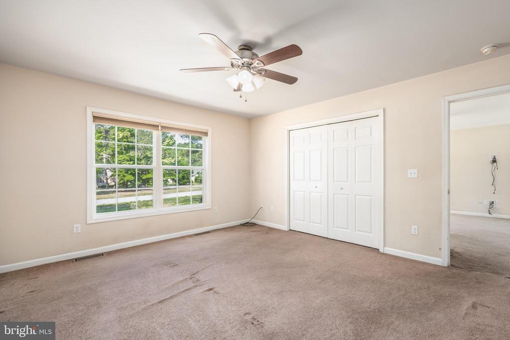 6033 DEER CREEK DRIVE