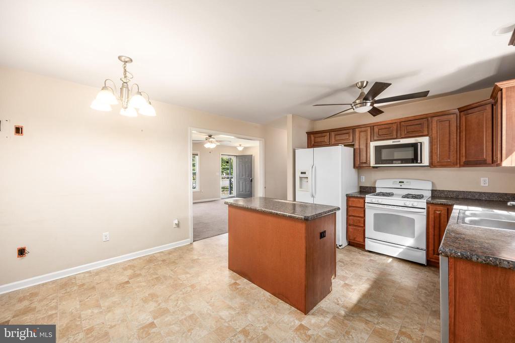 6033 DEER CREEK DRIVE