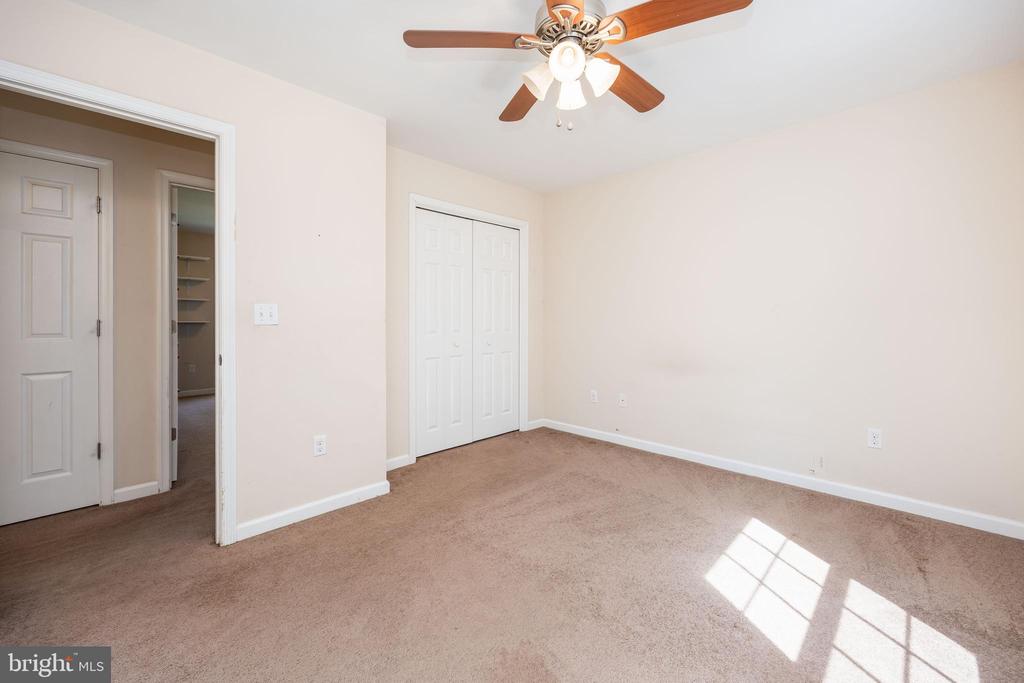 6033 DEER CREEK DRIVE
