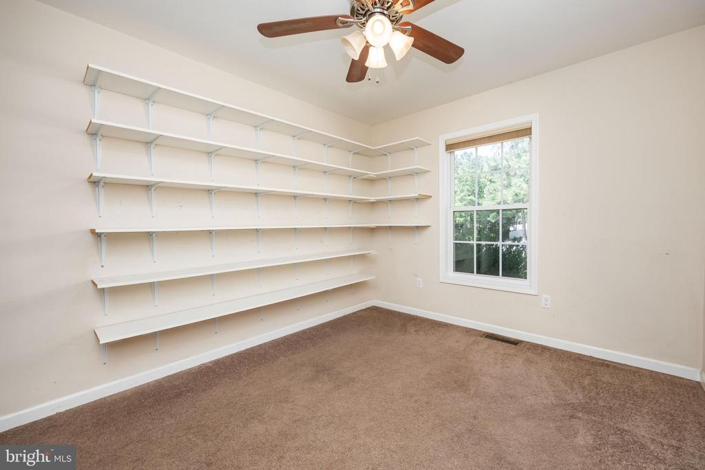 6033 DEER CREEK DRIVE