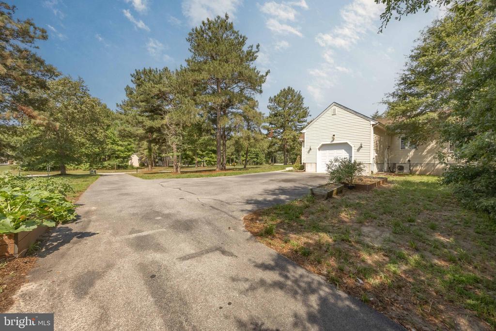 6033 DEER CREEK DRIVE