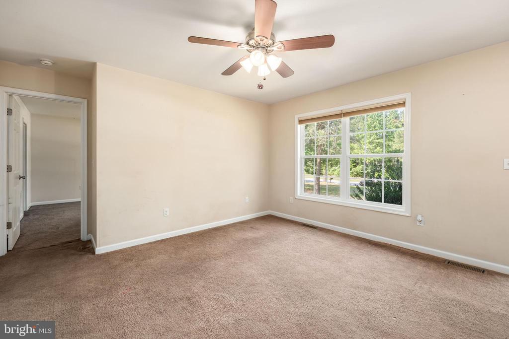6033 DEER CREEK DRIVE