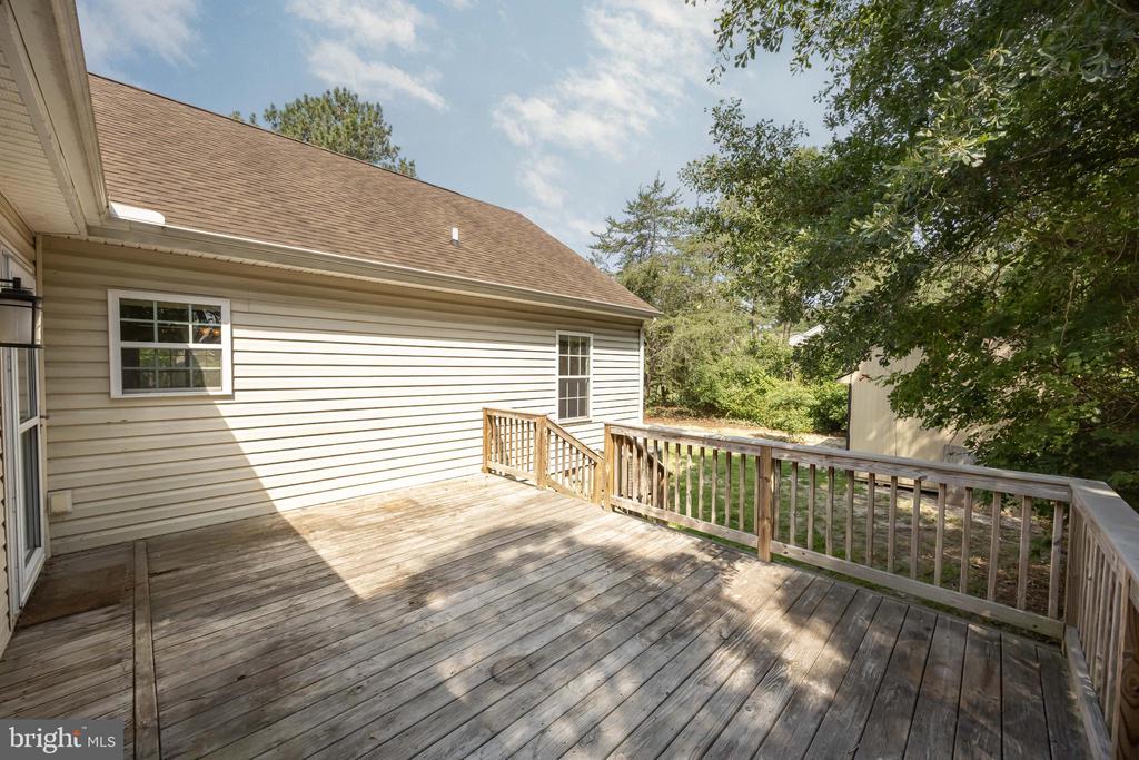 6033 DEER CREEK DRIVE