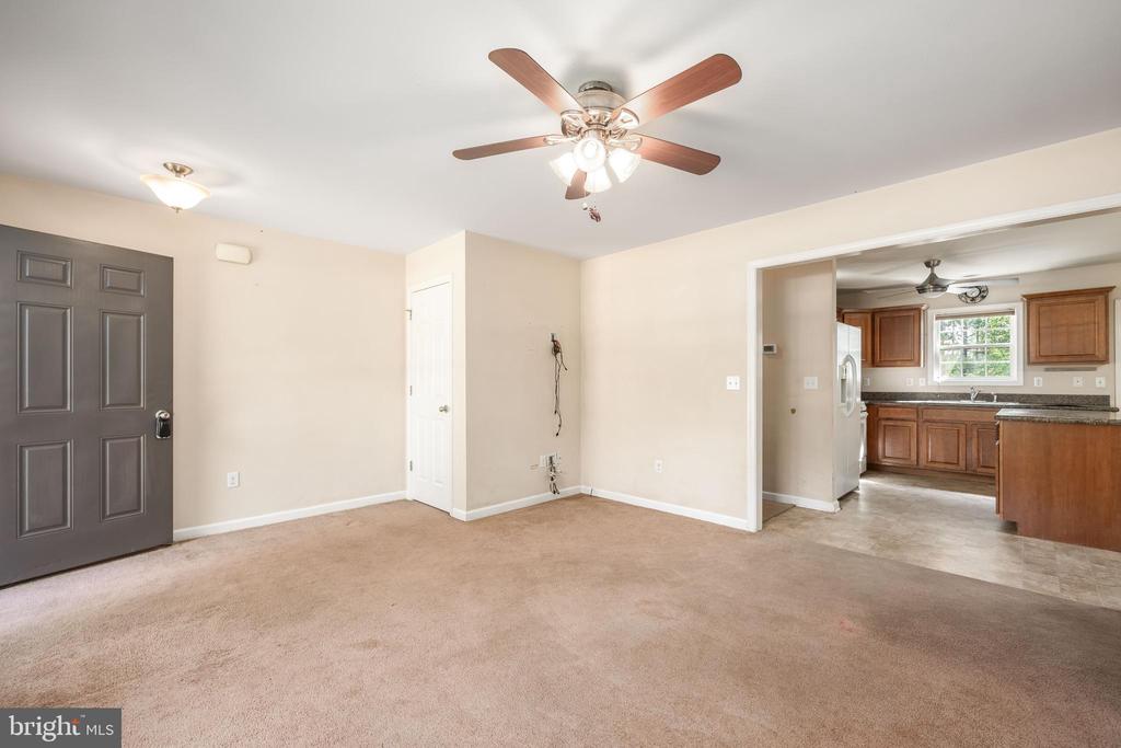 6033 DEER CREEK DRIVE