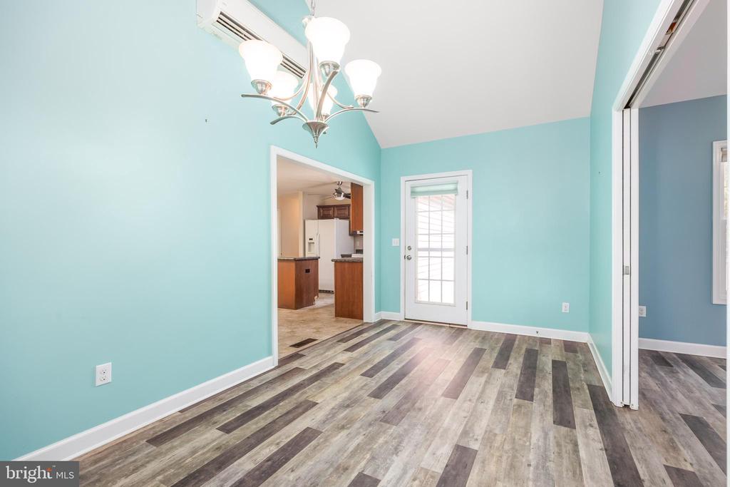 6033 DEER CREEK DRIVE