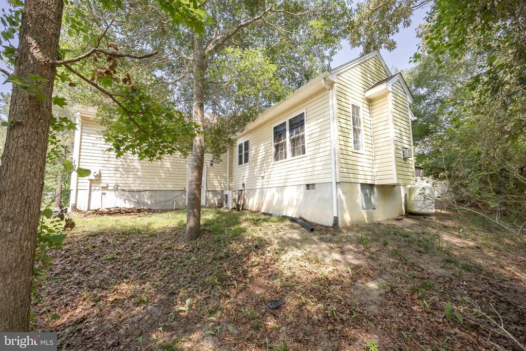 6033 DEER CREEK DRIVE