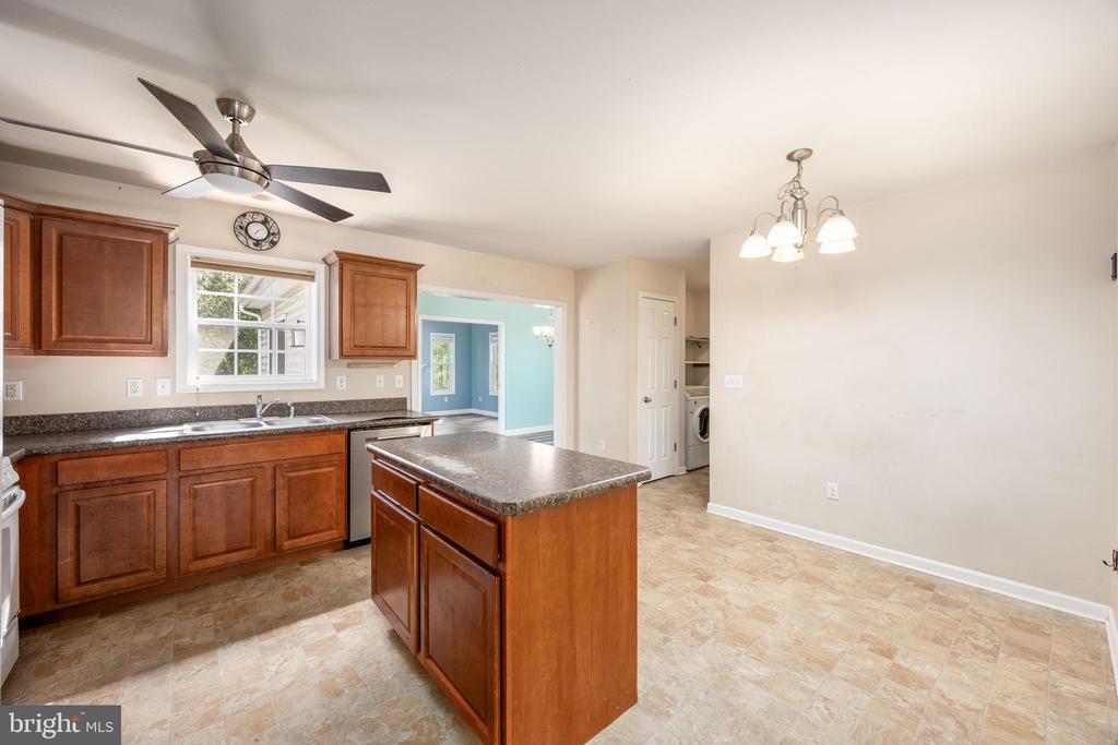 6033 DEER CREEK DRIVE