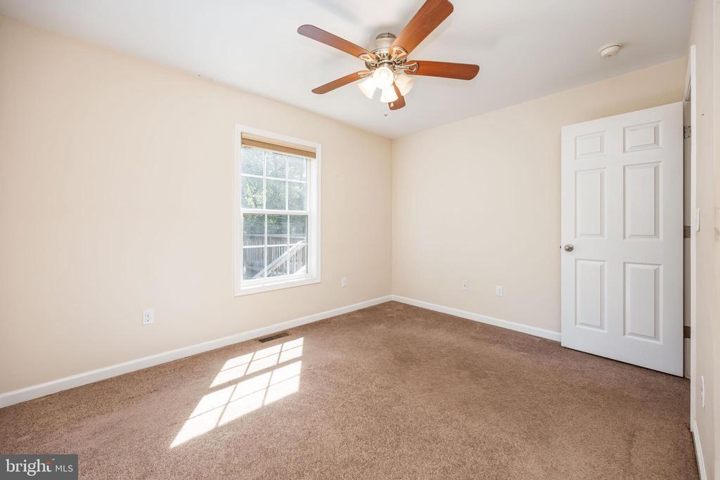 6033 DEER CREEK DRIVE
