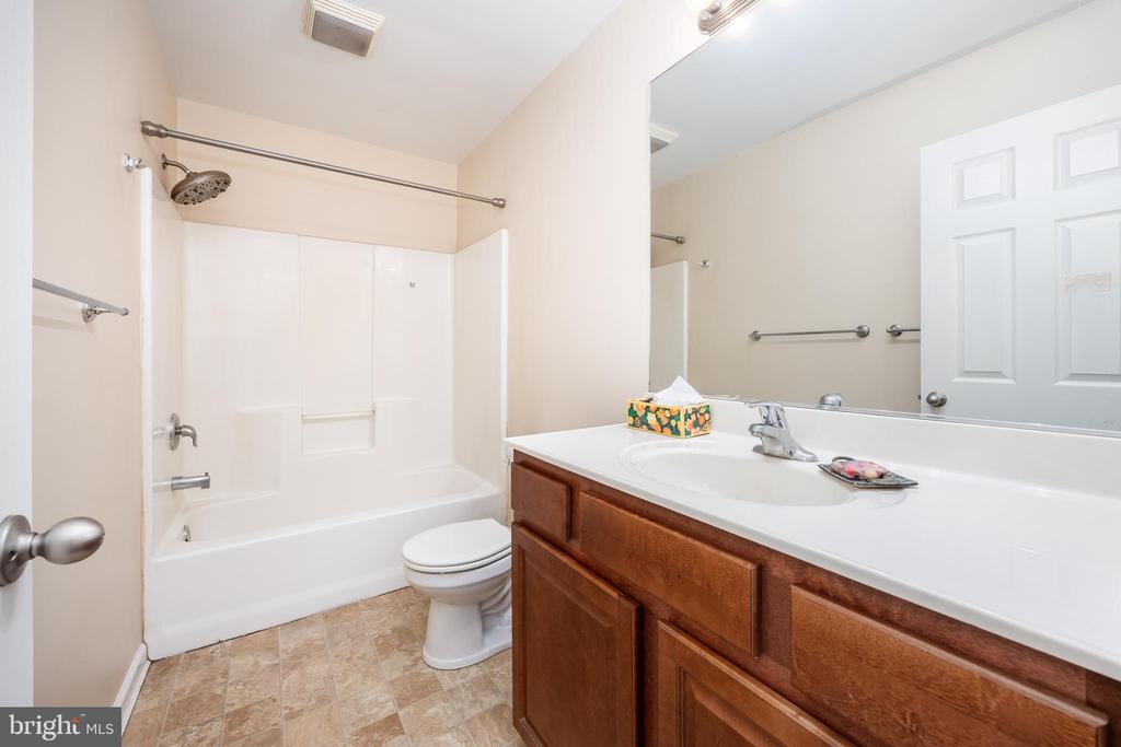 6033 DEER CREEK DRIVE
