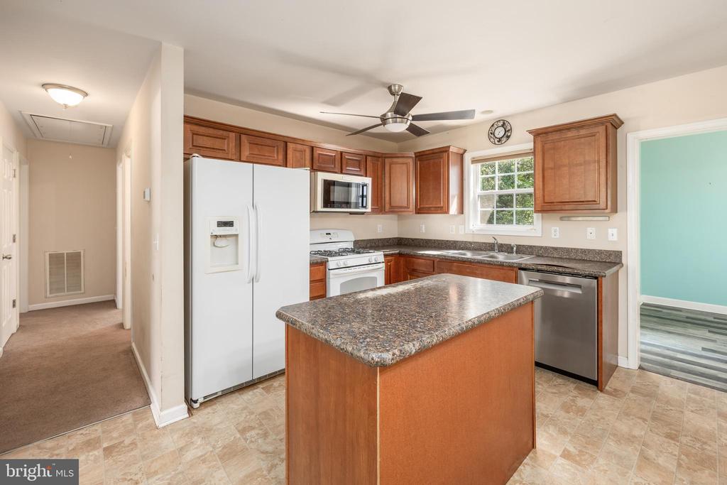 6033 DEER CREEK DRIVE