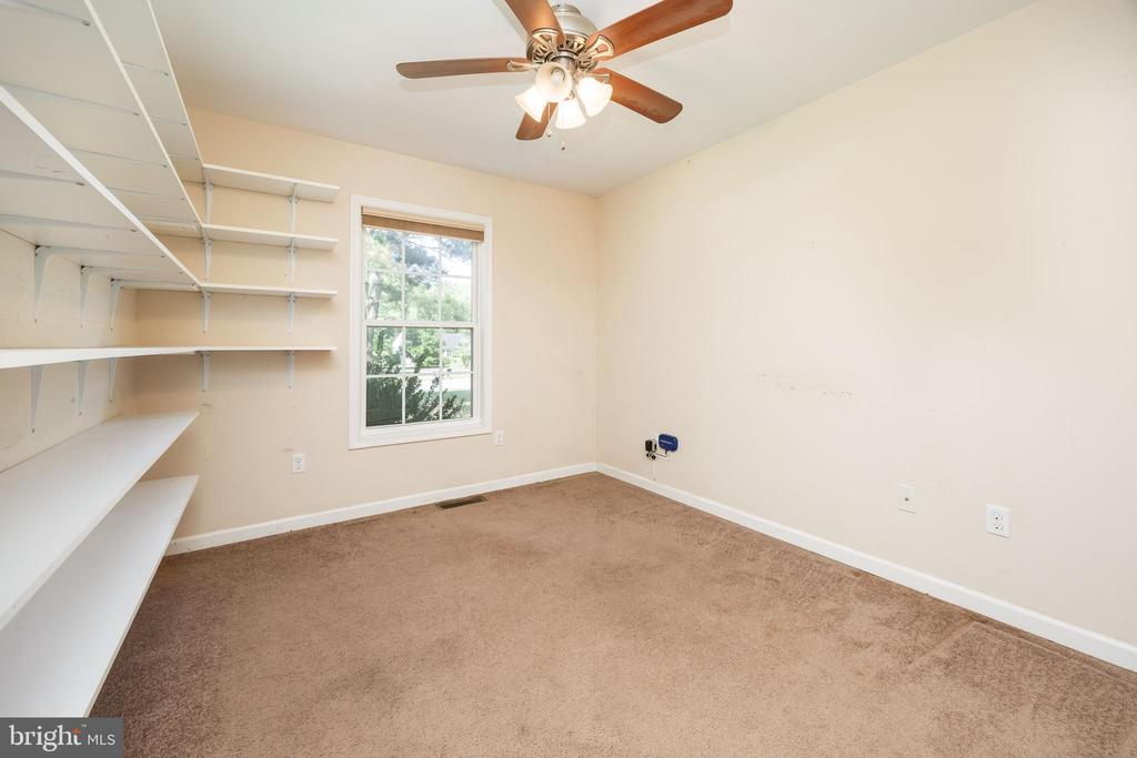 6033 DEER CREEK DRIVE