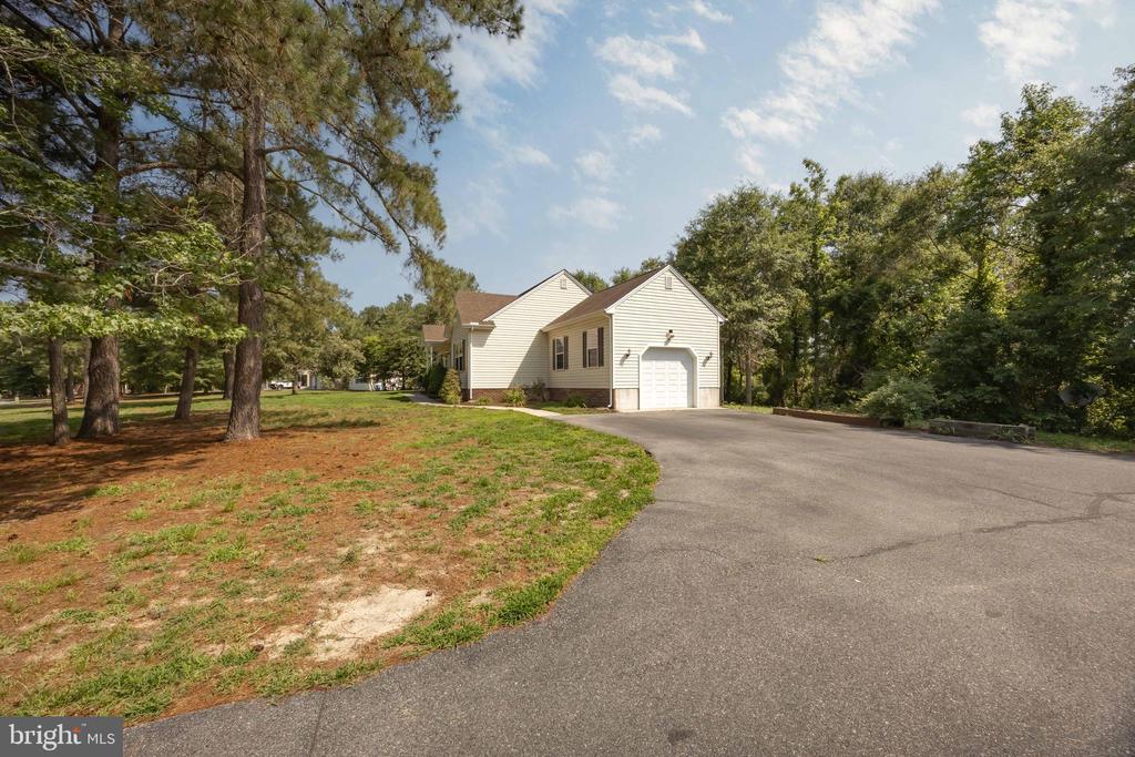 6033 DEER CREEK DRIVE