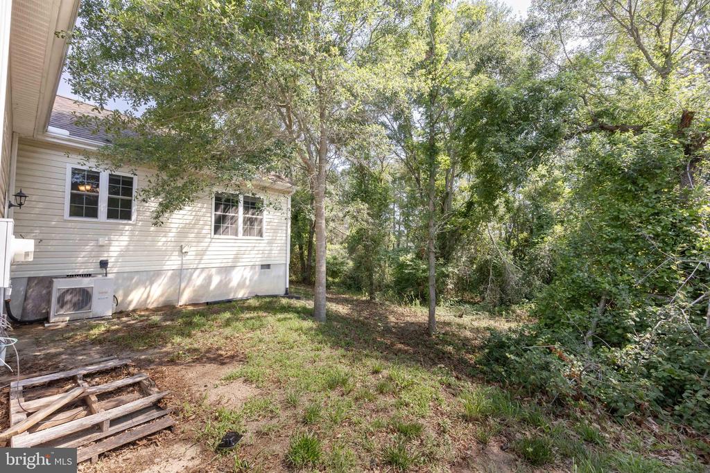6033 DEER CREEK DRIVE
