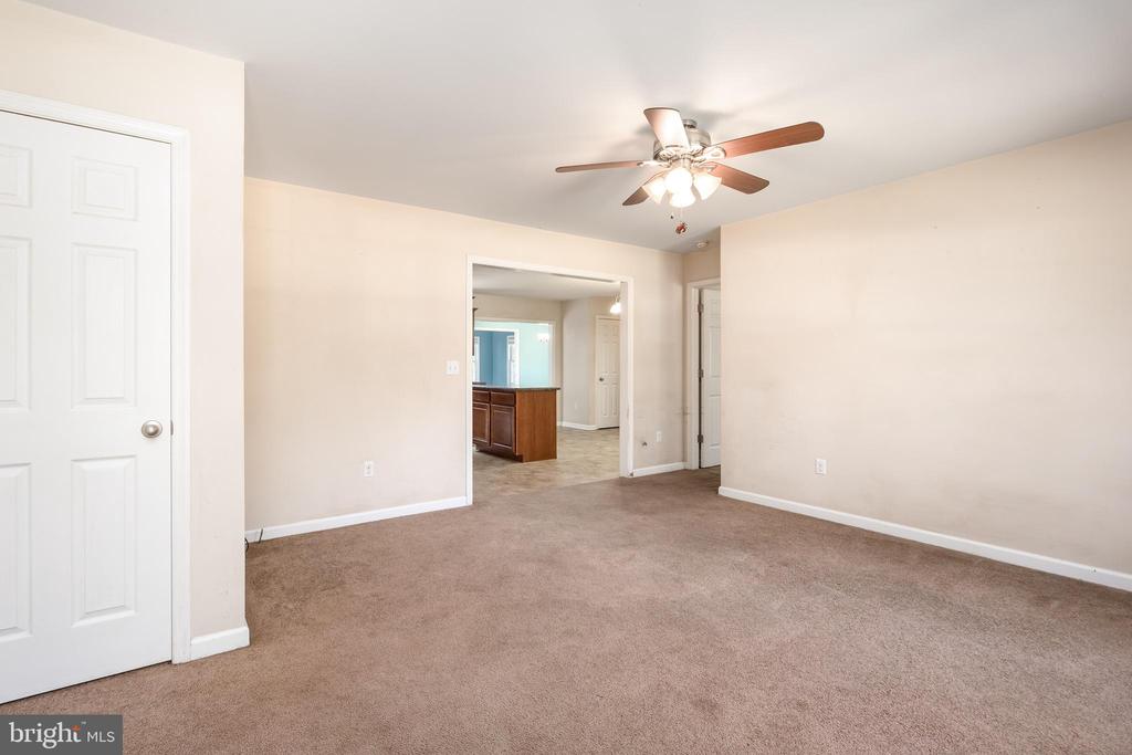 6033 DEER CREEK DRIVE