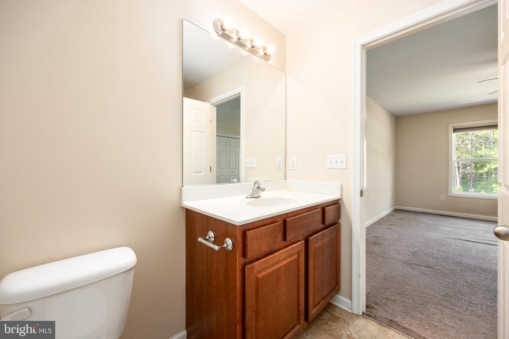 6033 DEER CREEK DRIVE