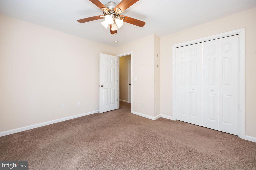 6033 DEER CREEK DRIVE