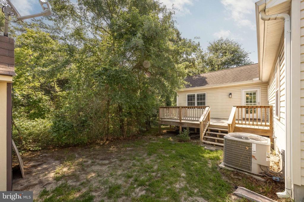 6033 DEER CREEK DRIVE