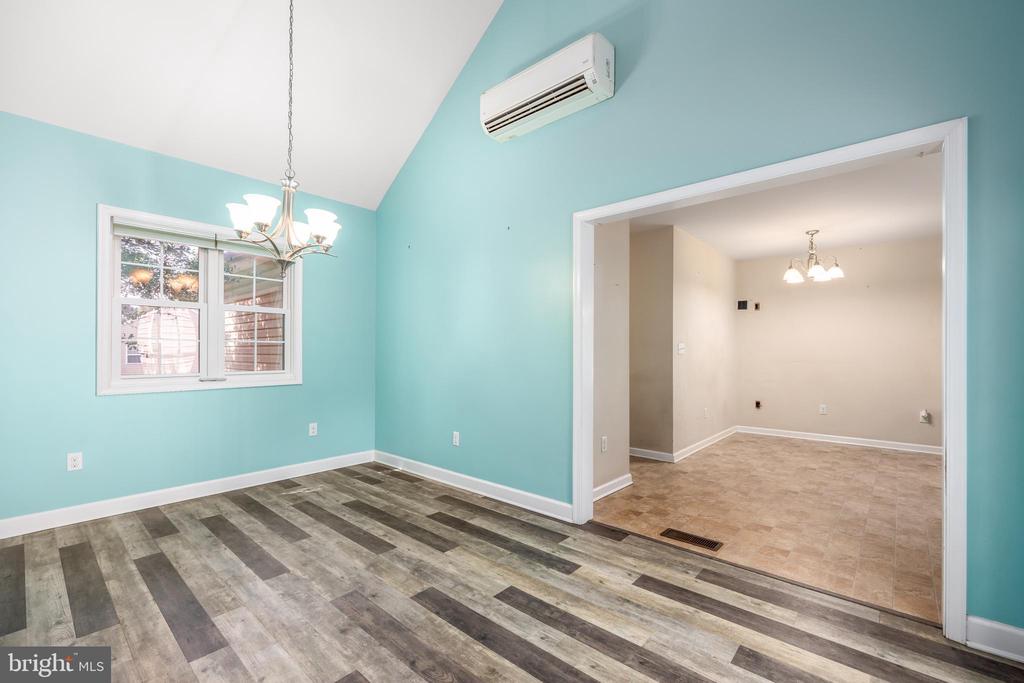 6033 DEER CREEK DRIVE