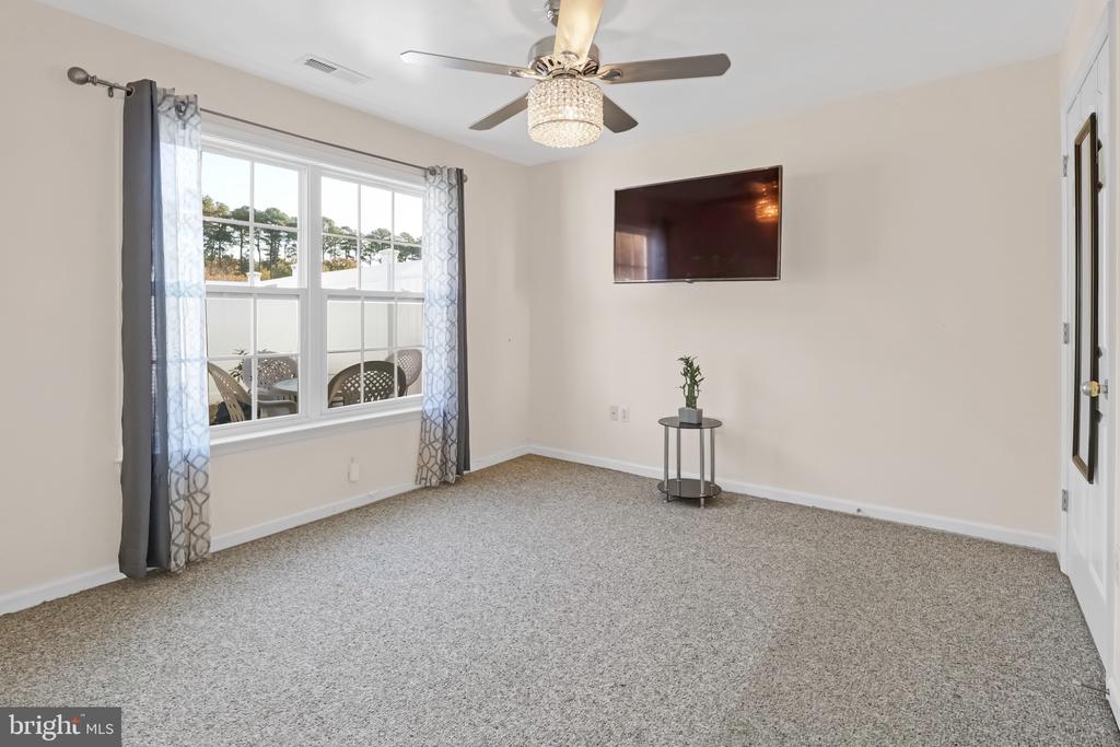 201 CARSONS COURT