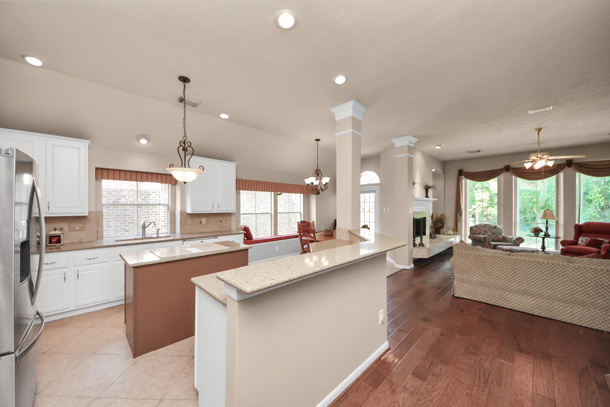 4139 Lakeshore Forest Drive