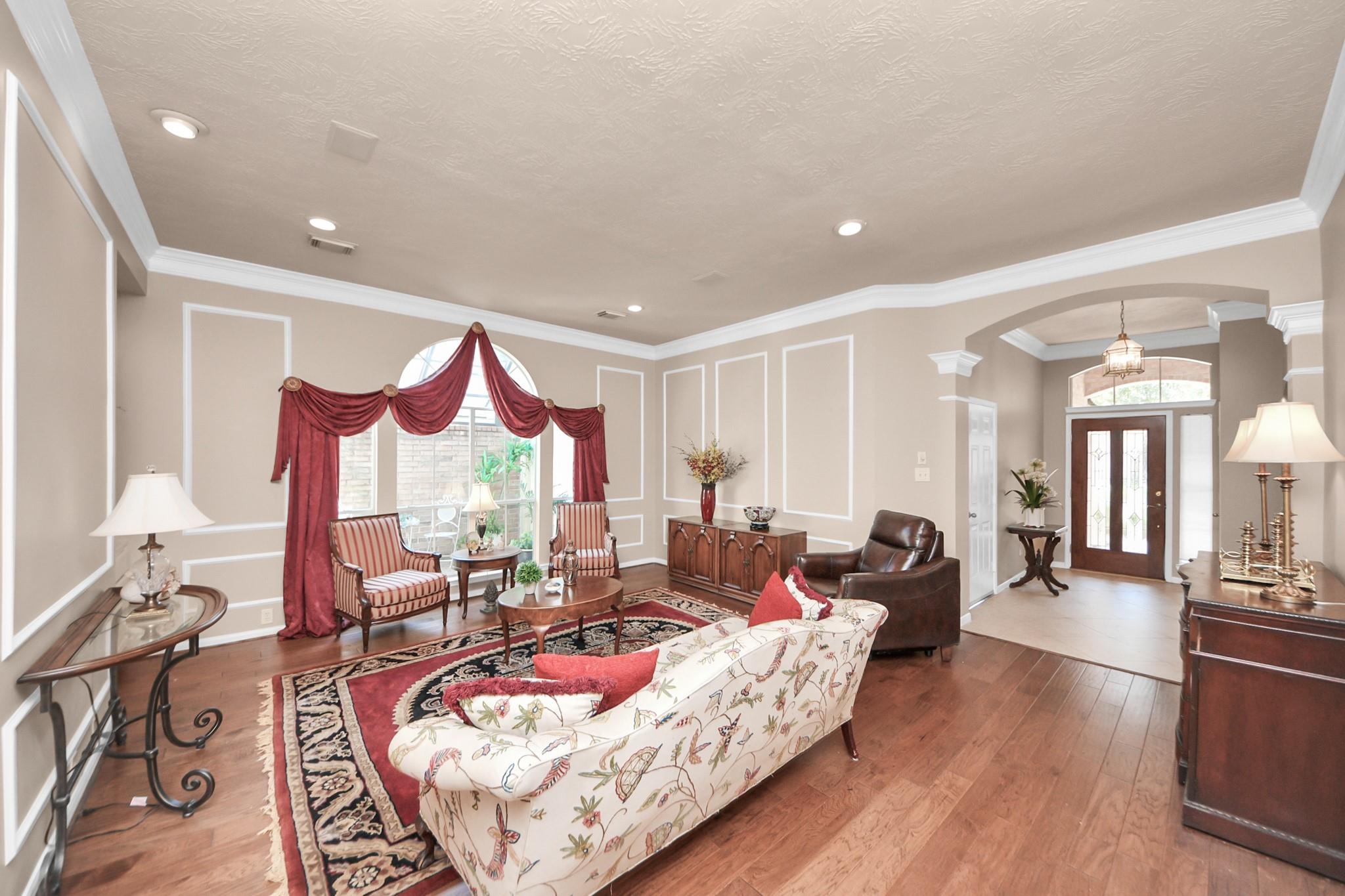 4139 Lakeshore Forest Drive