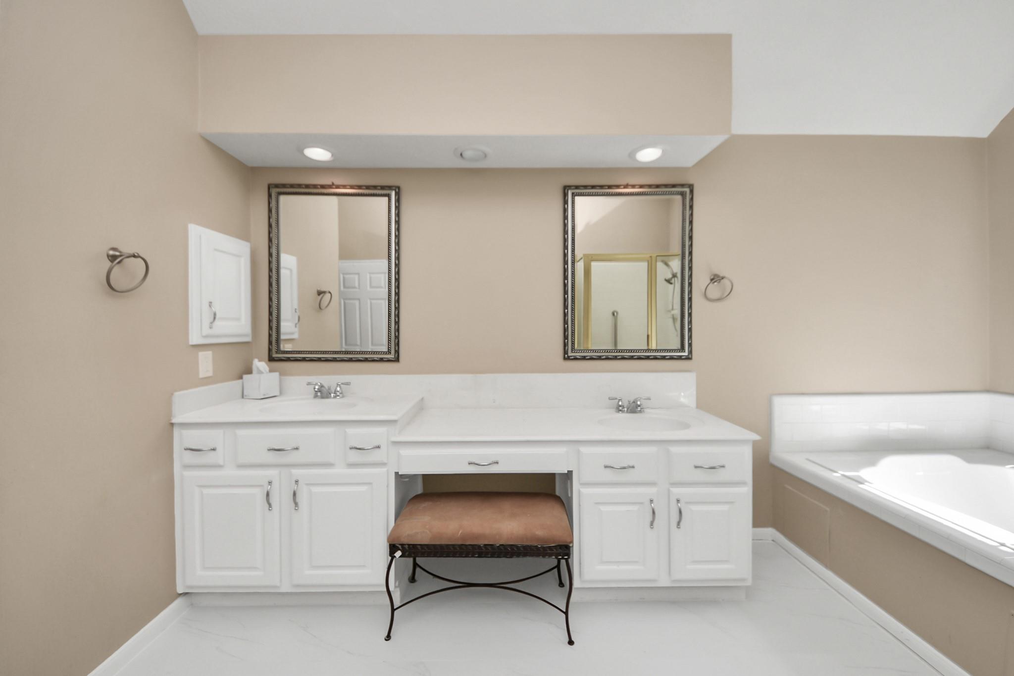 4139 Lakeshore Forest Drive