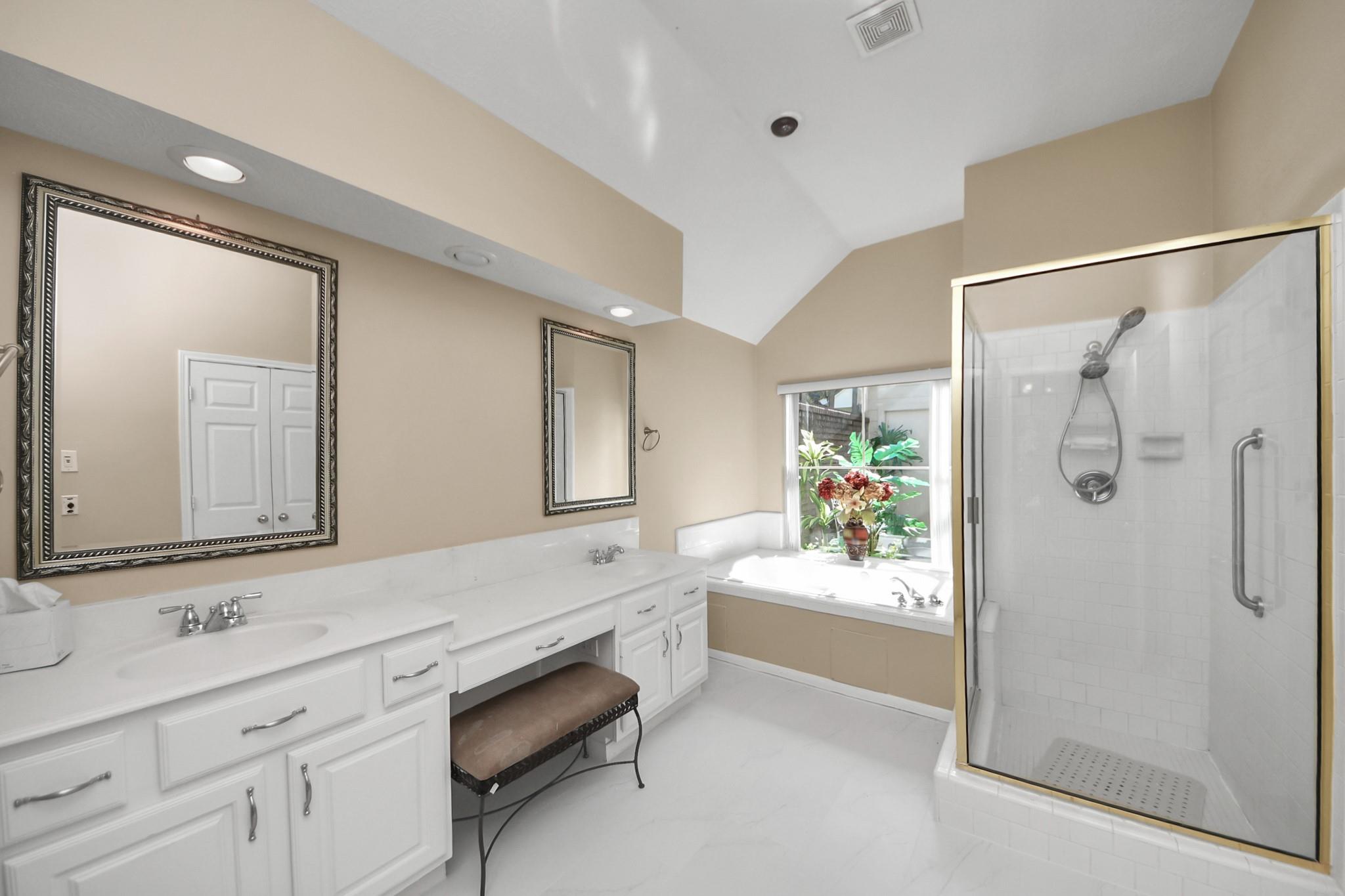 4139 Lakeshore Forest Drive