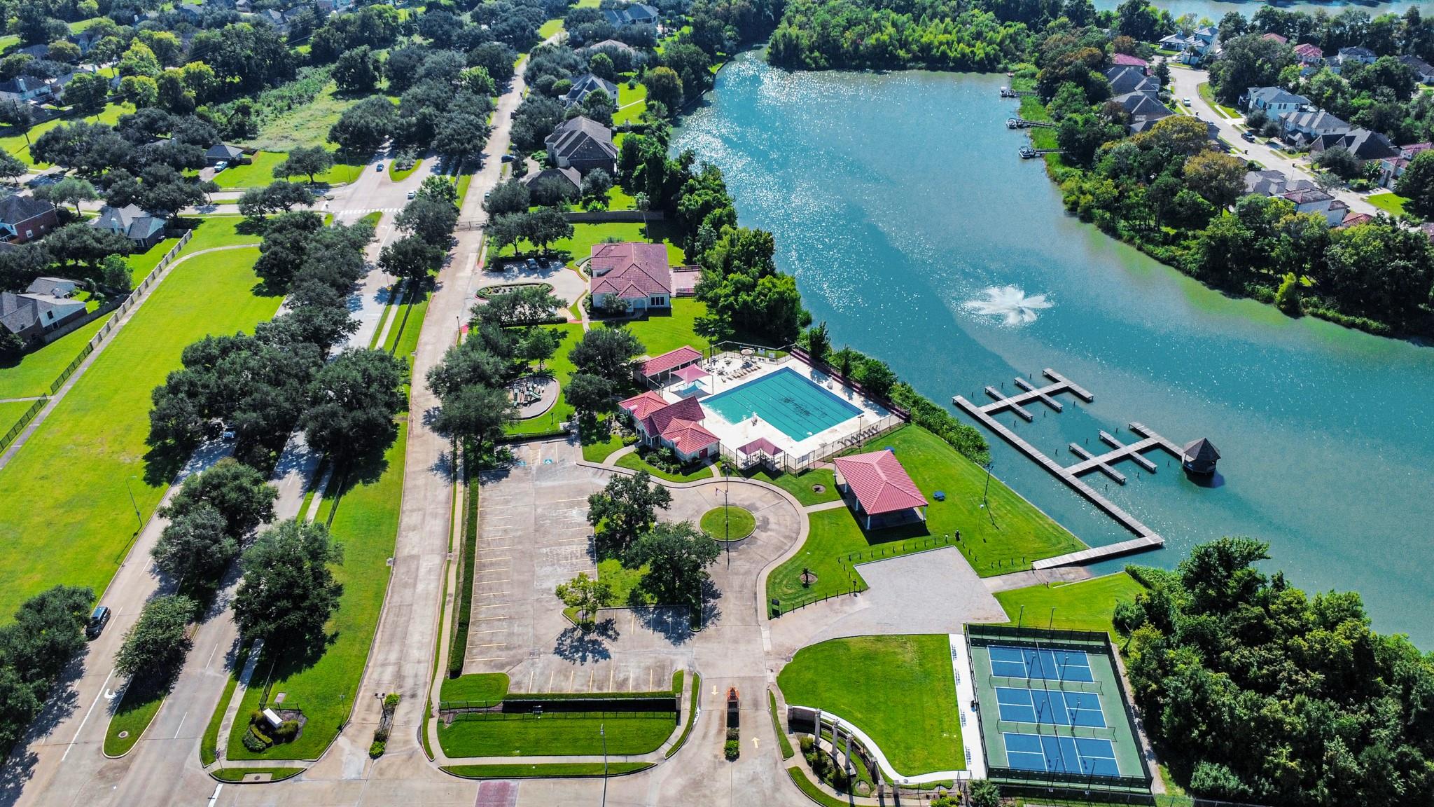 4139 Lakeshore Forest Drive