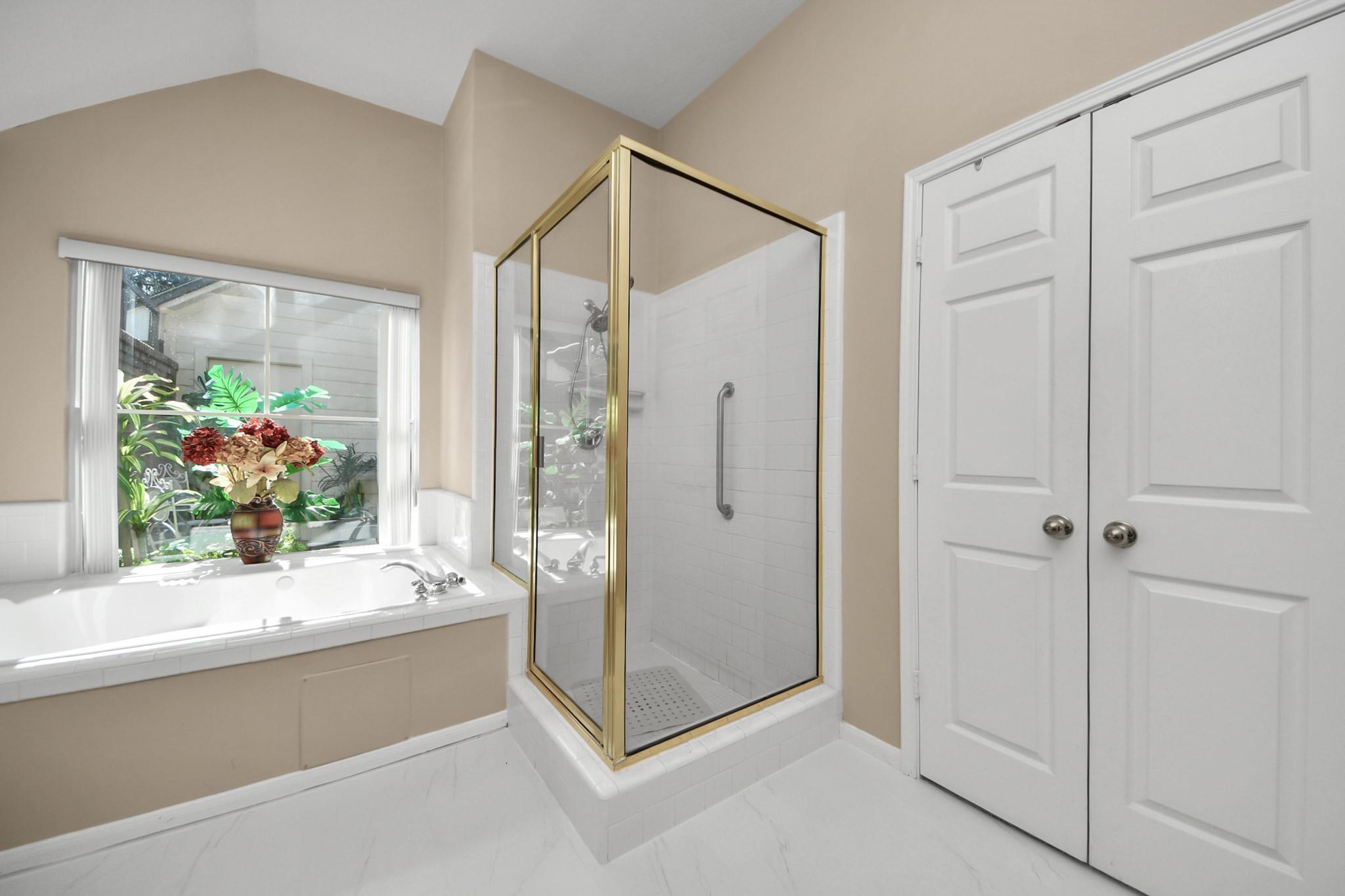 4139 Lakeshore Forest Drive