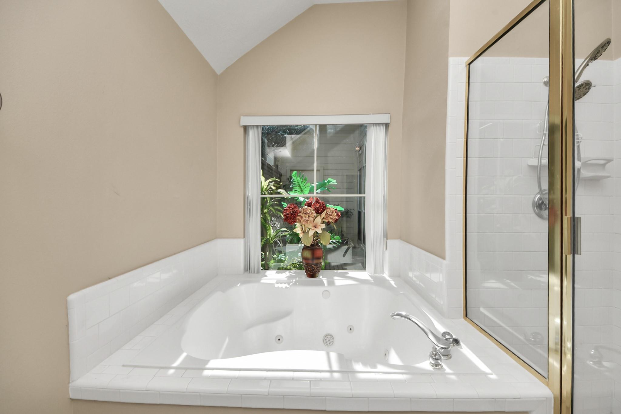 4139 Lakeshore Forest Drive