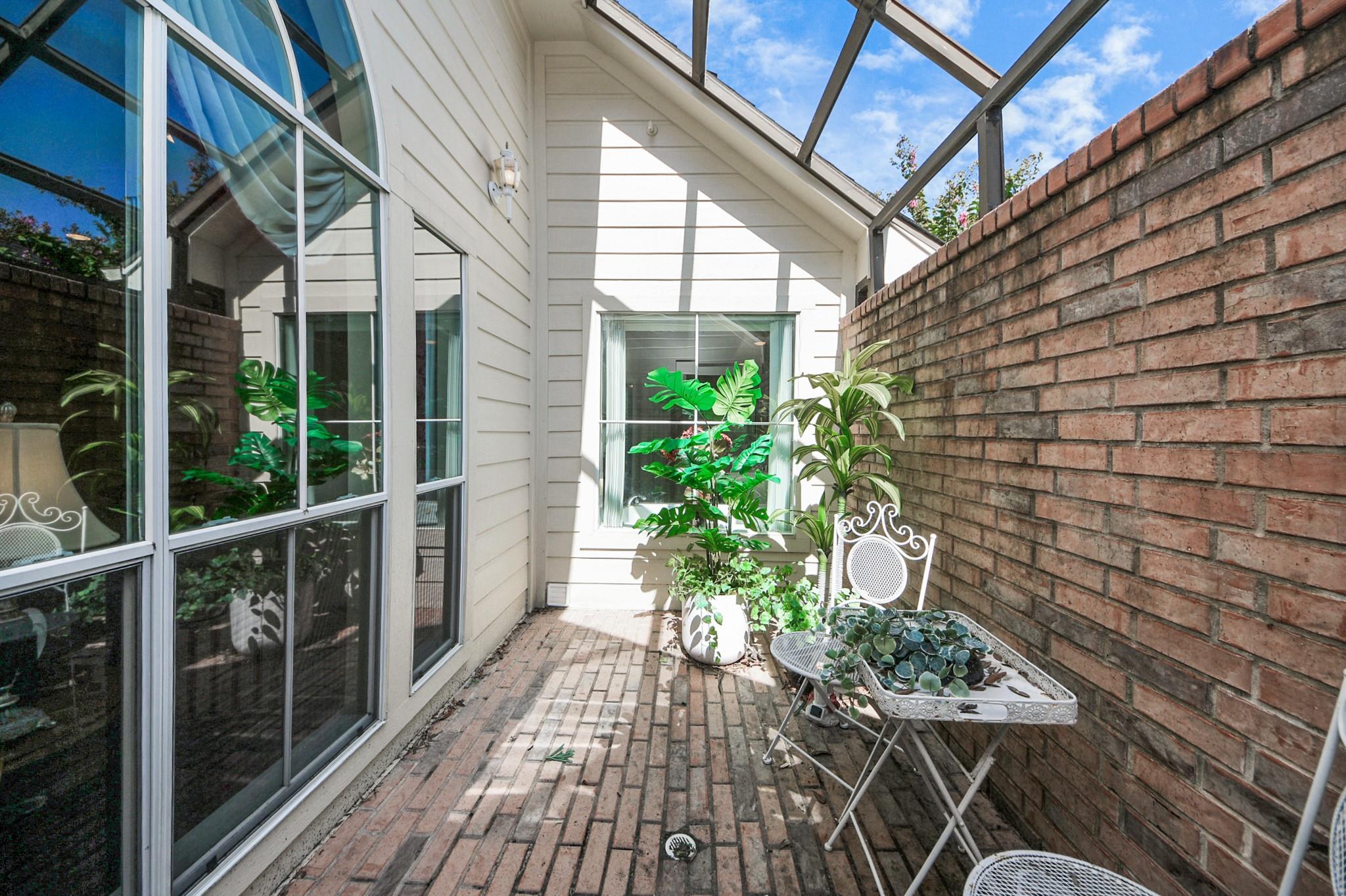 4139 Lakeshore Forest Drive