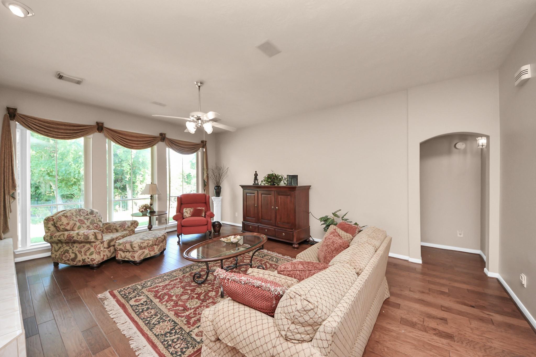 4139 Lakeshore Forest Drive