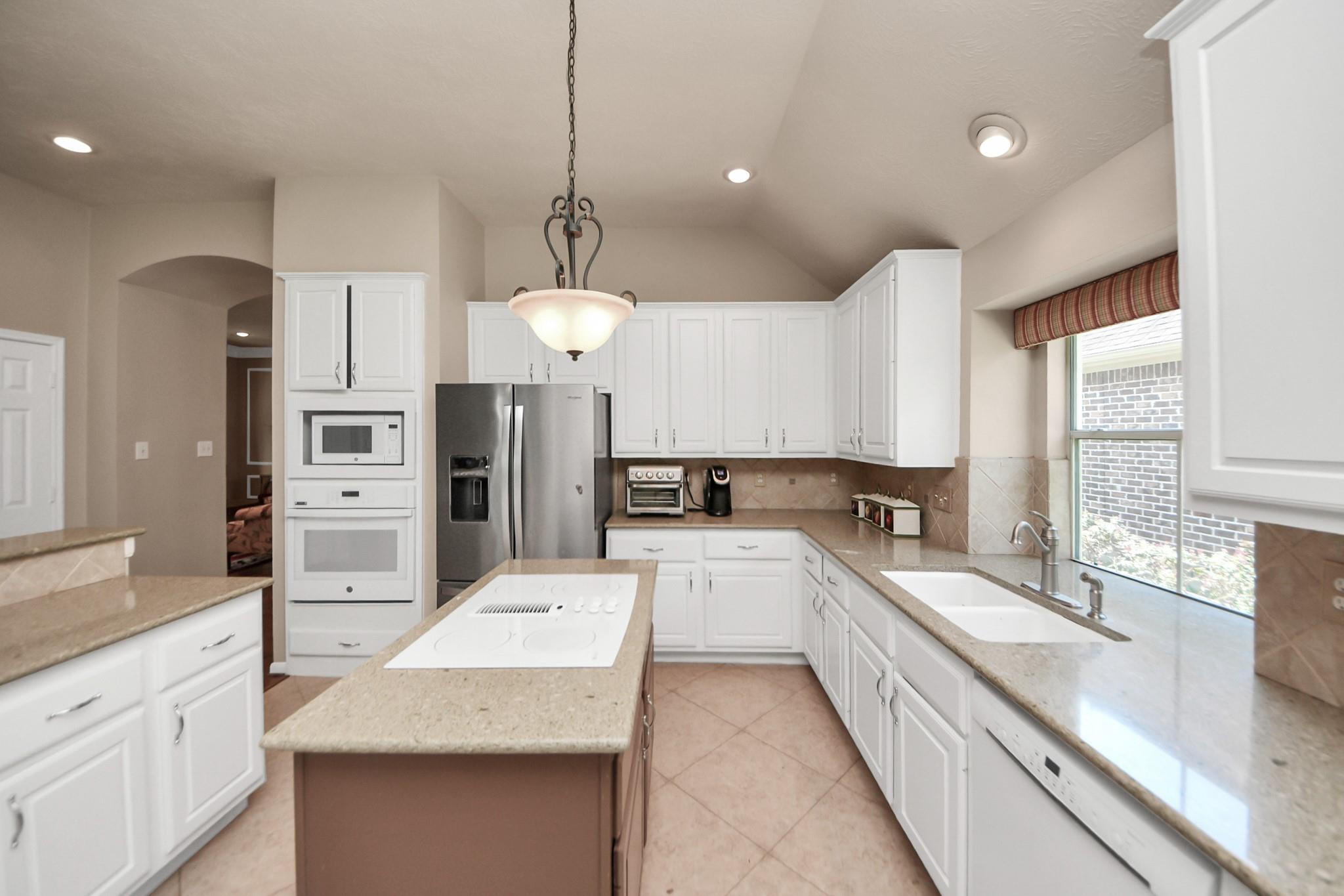 4139 Lakeshore Forest Drive