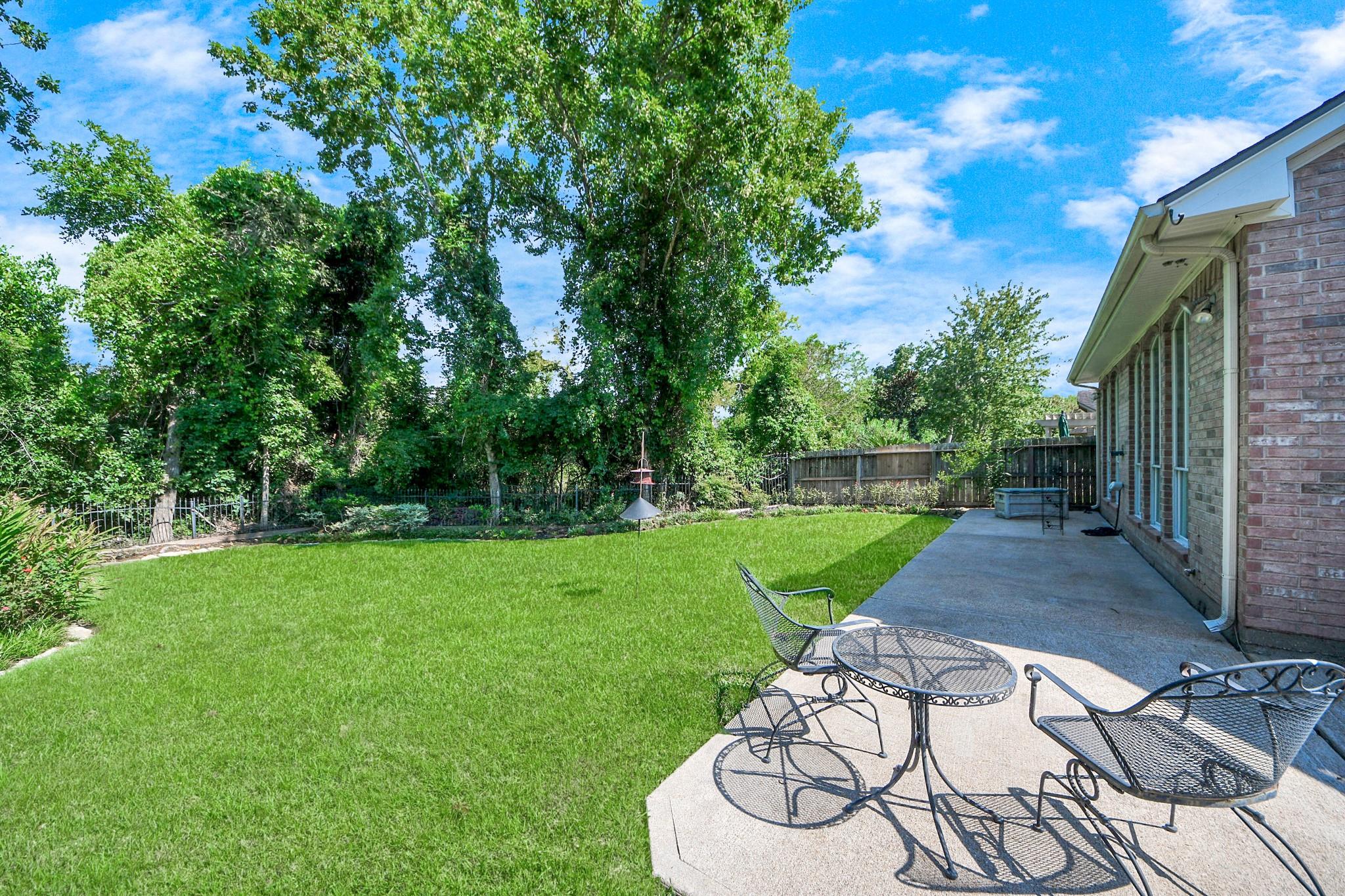 4139 Lakeshore Forest Drive