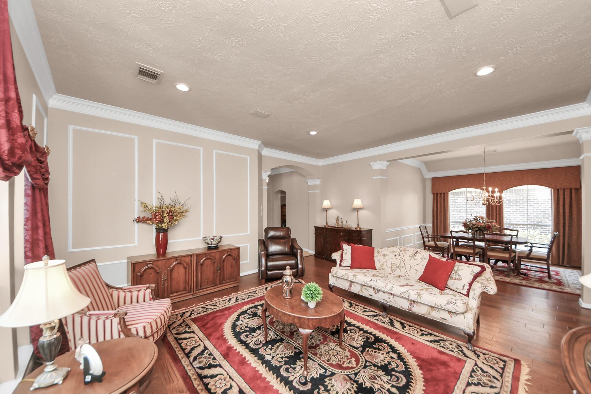 4139 Lakeshore Forest Drive