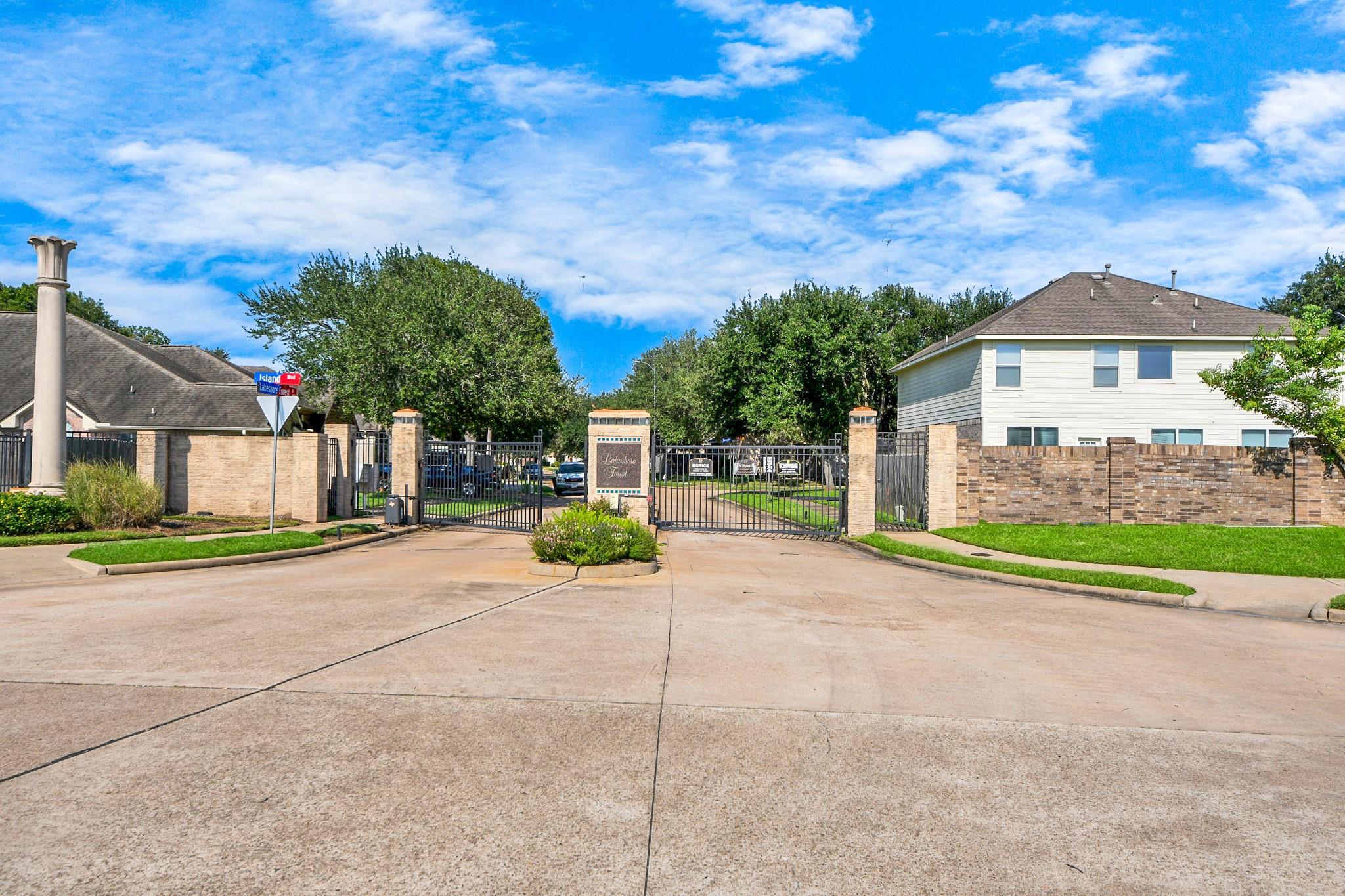 4139 Lakeshore Forest Drive