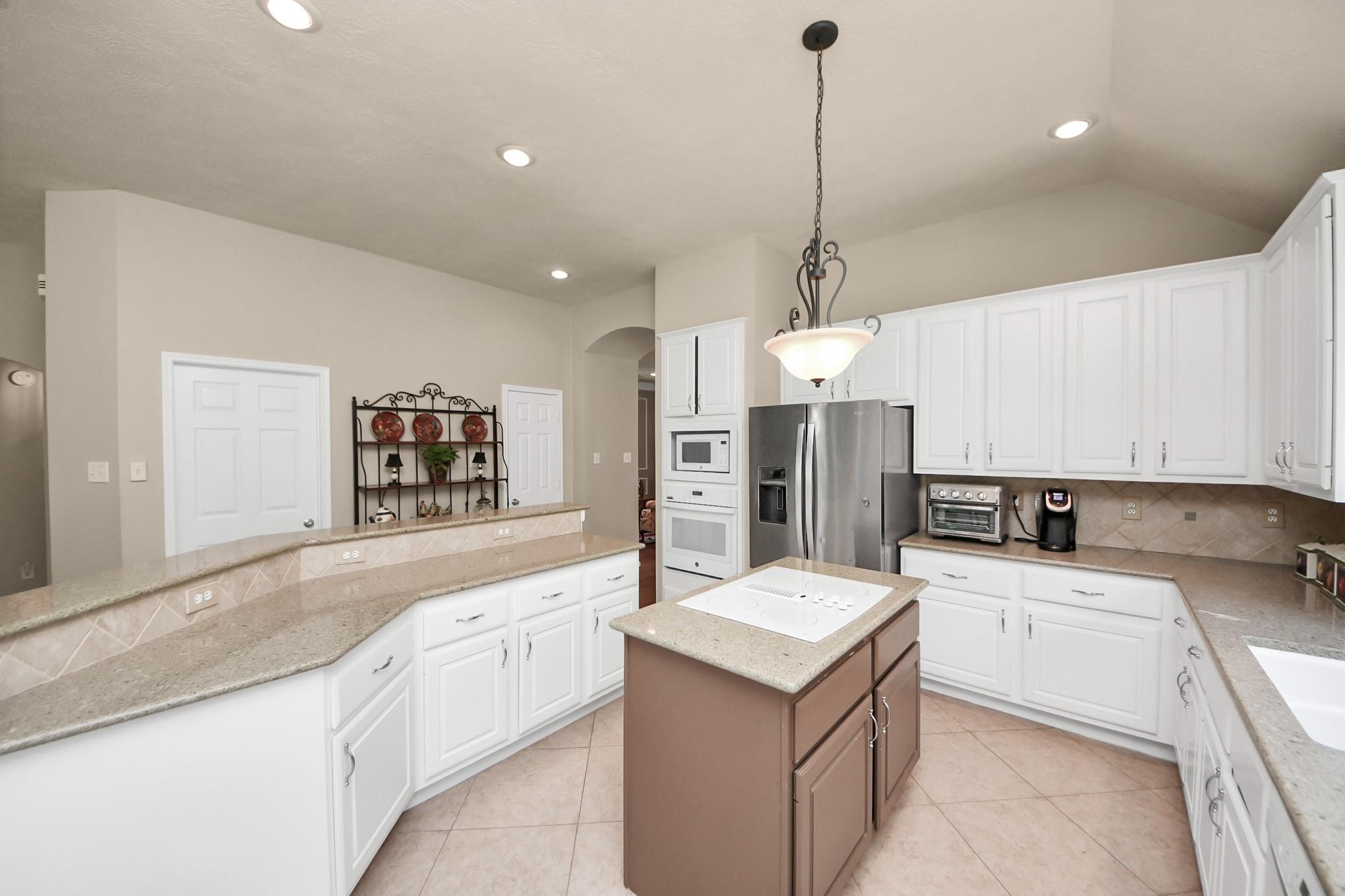 4139 Lakeshore Forest Drive