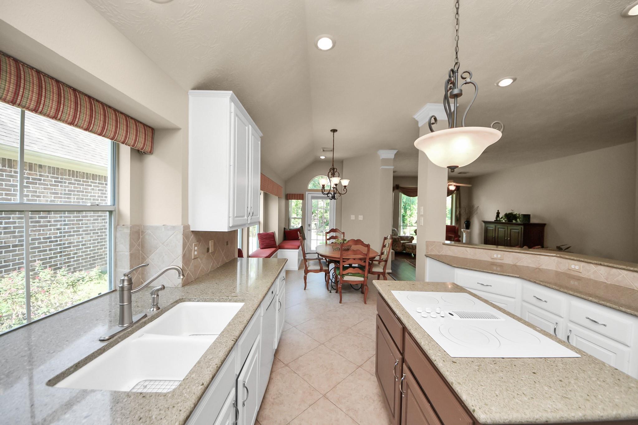 4139 Lakeshore Forest Drive