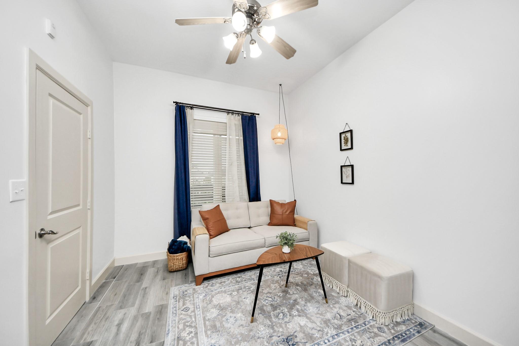 1900 Genesee Street # 204