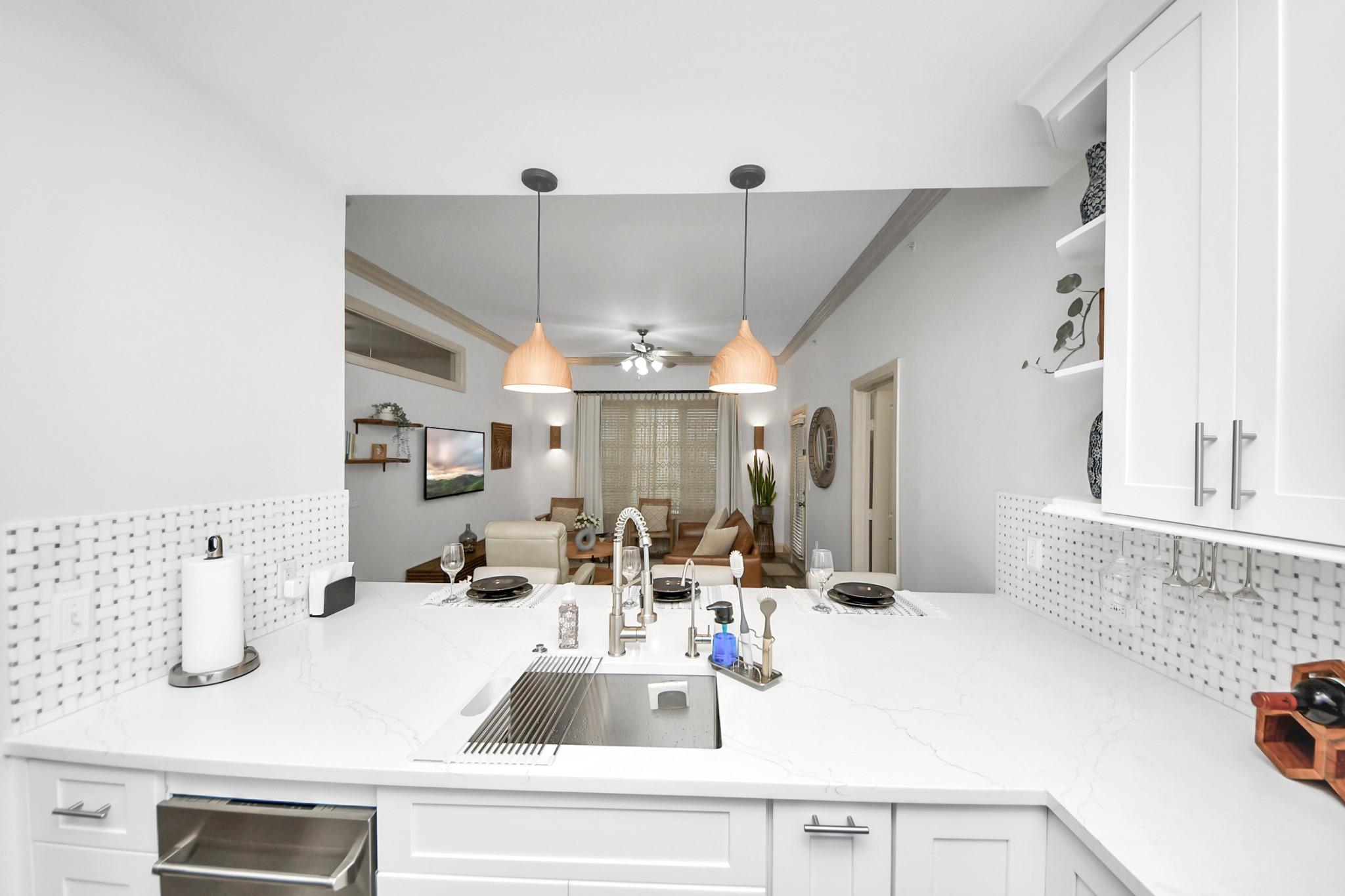 1900 Genesee Street # 204