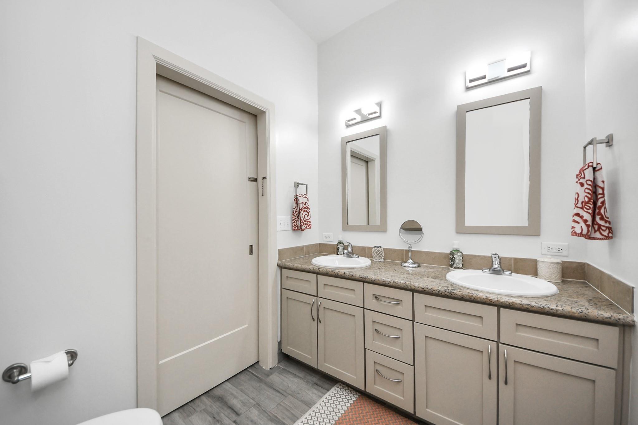 1900 Genesee Street # 204