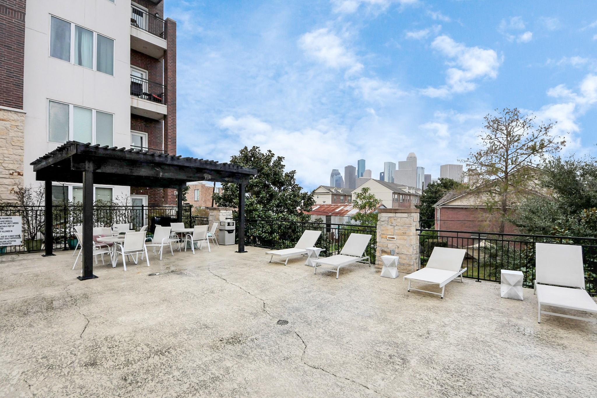1900 Genesee Street # 204