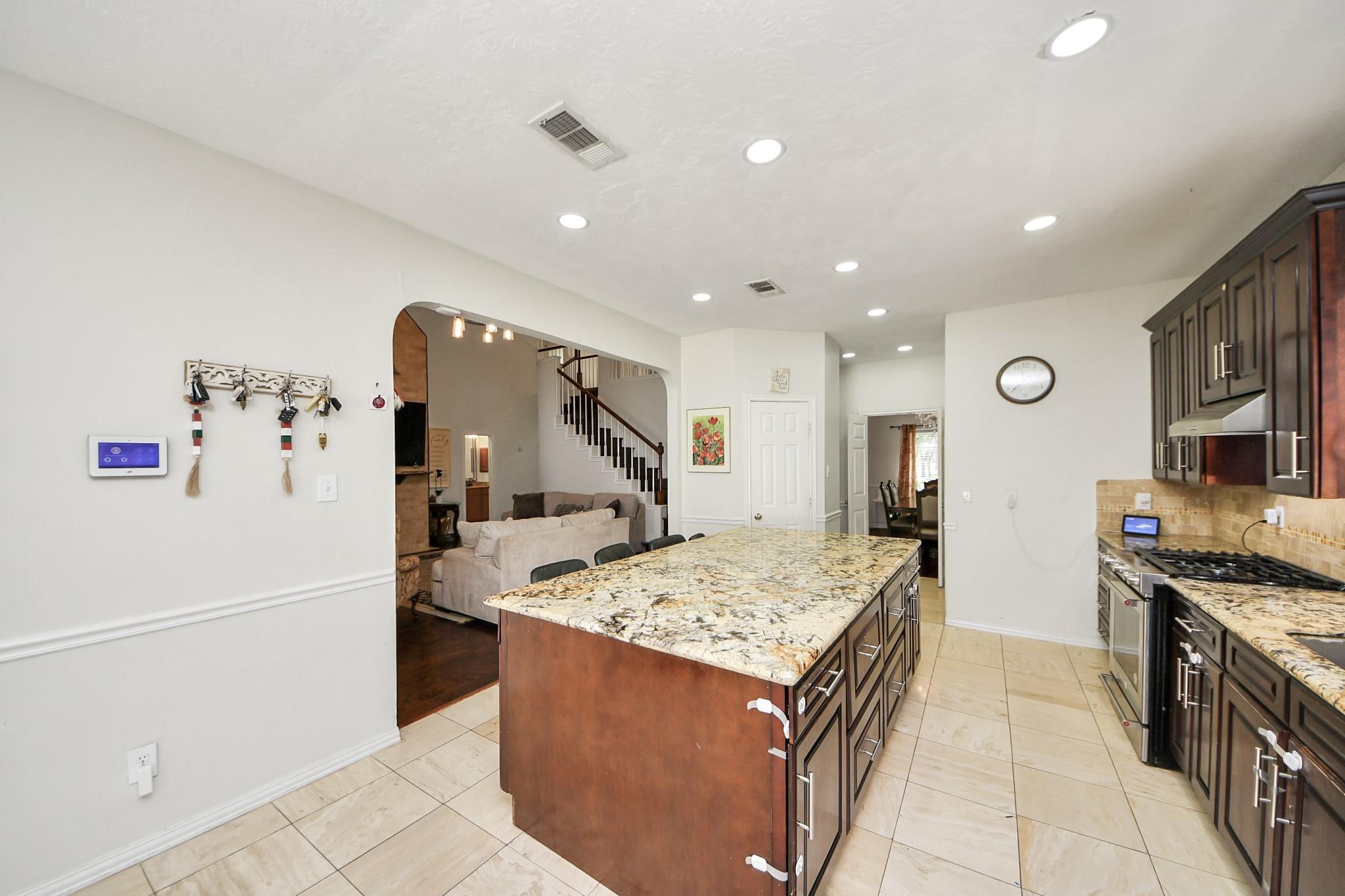 922 Bayhill Drive