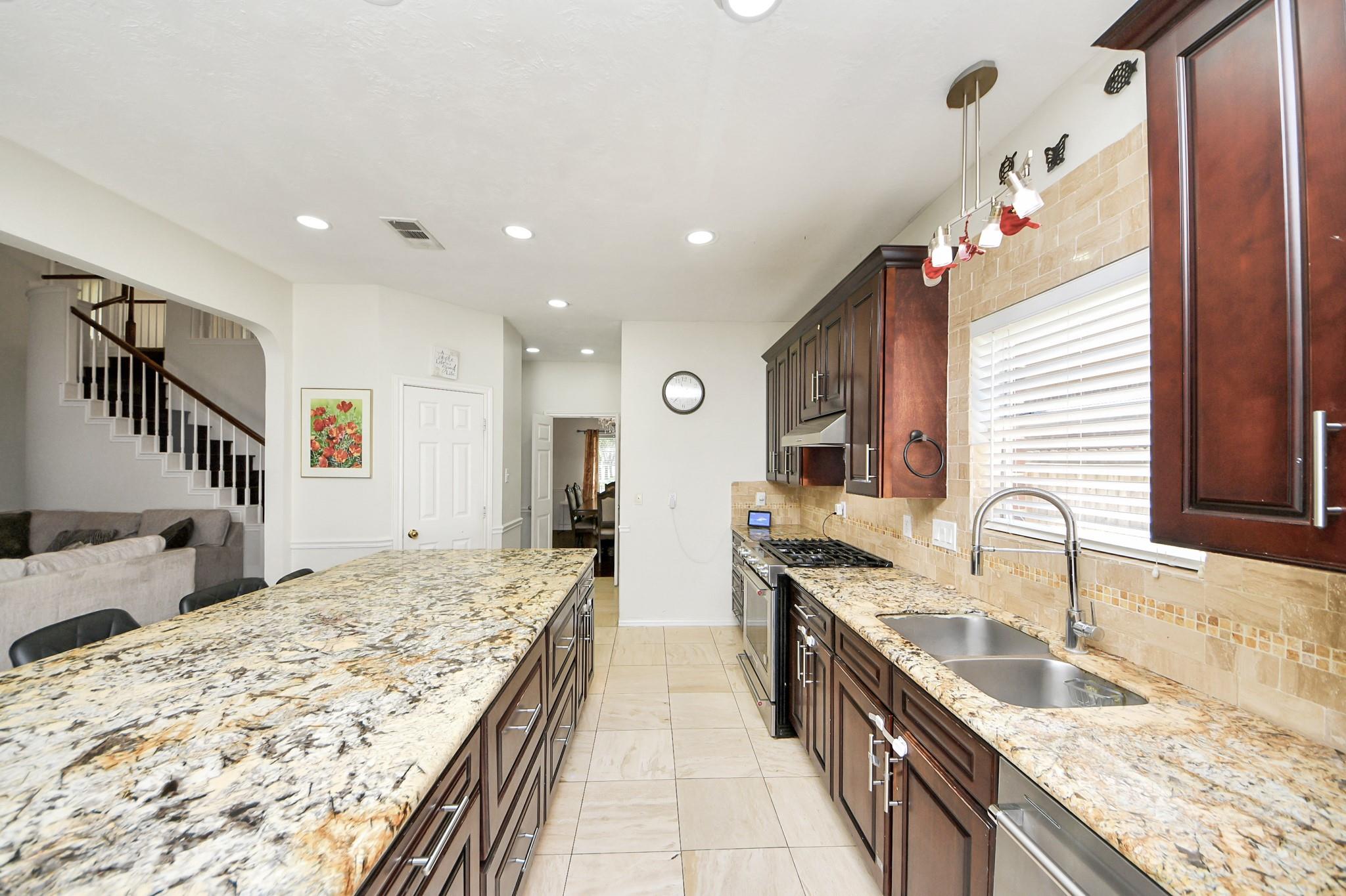 922 Bayhill Drive