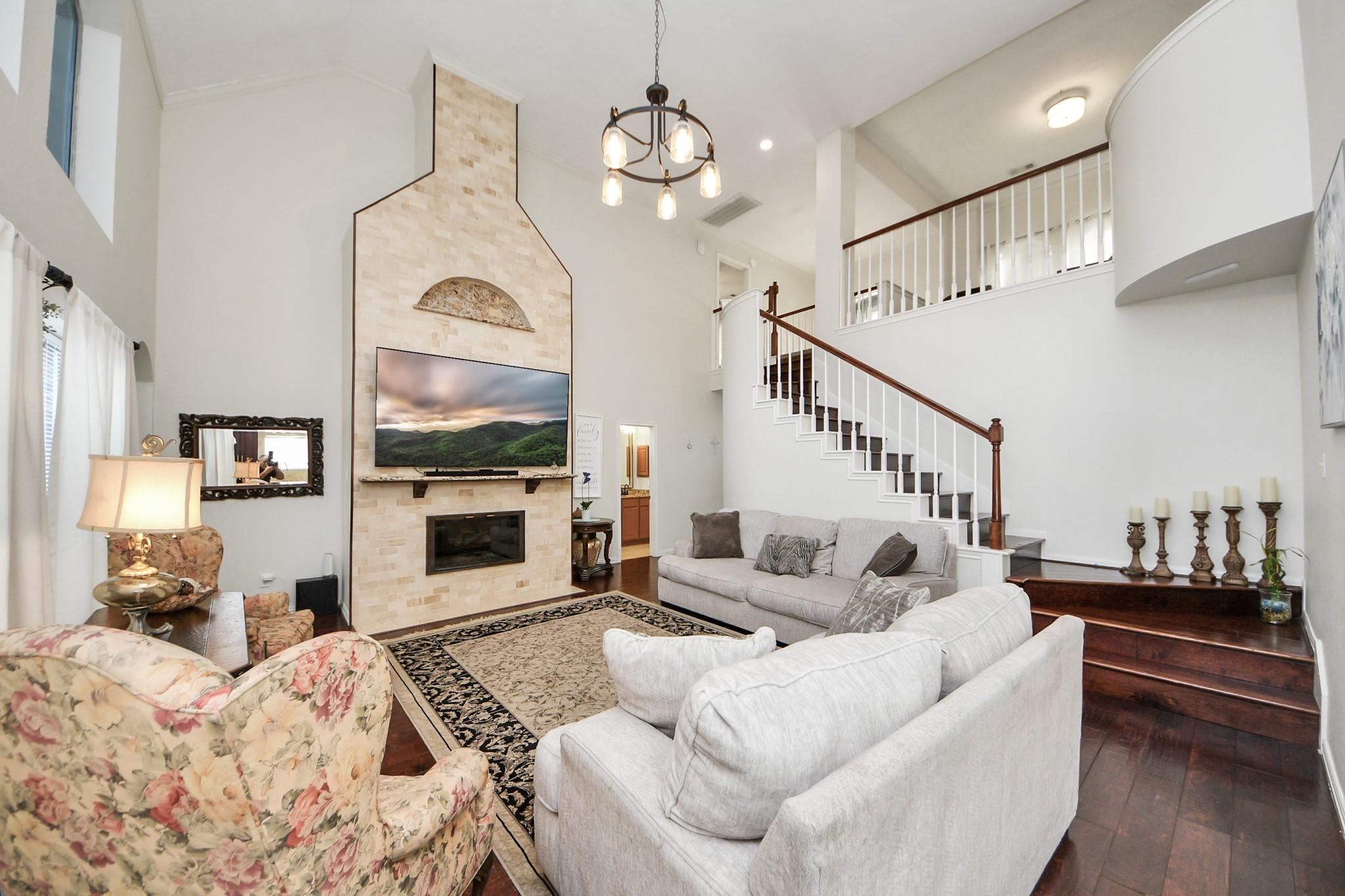 922 Bayhill Drive