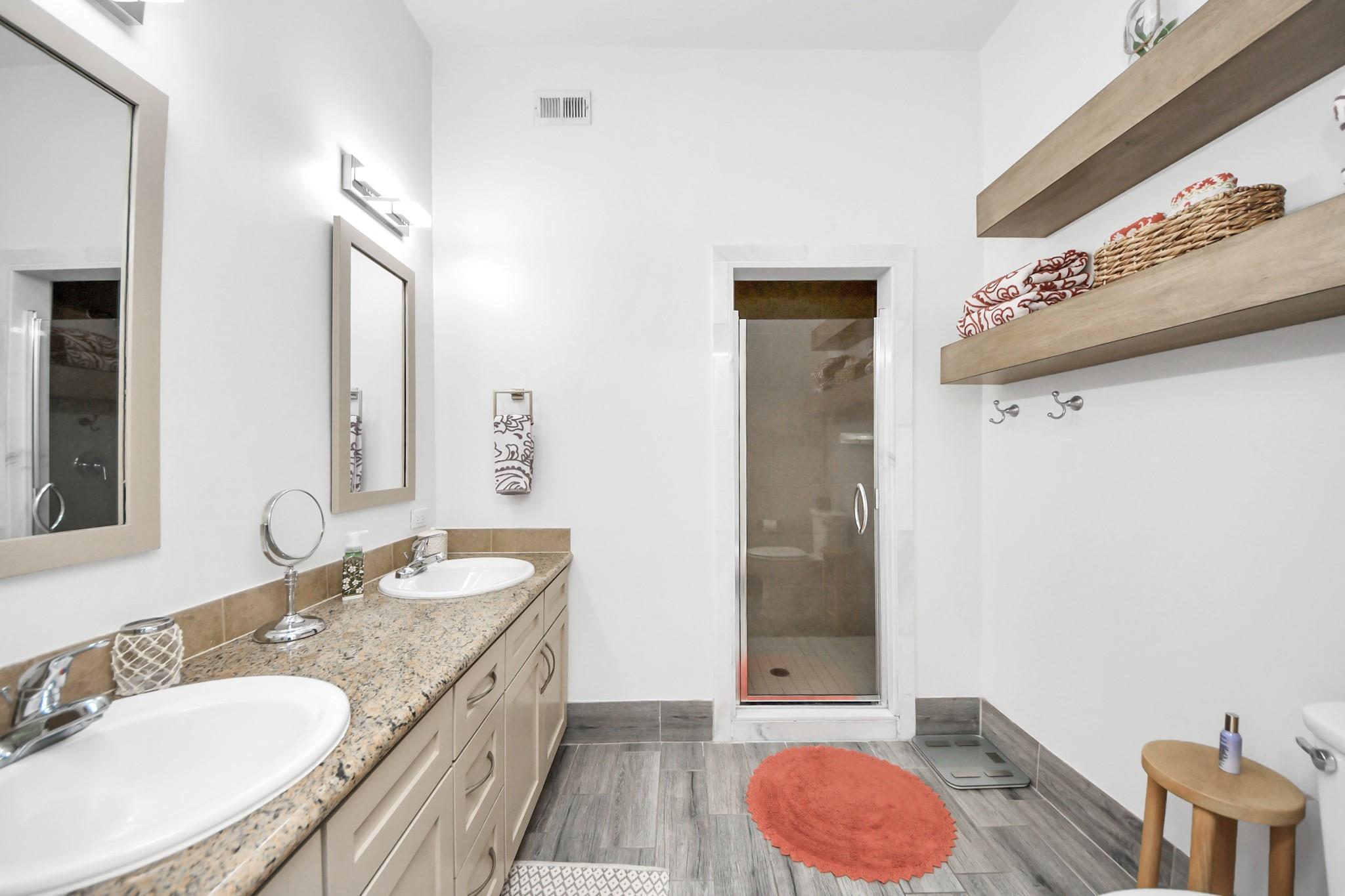 1900 Genesee Street # 204