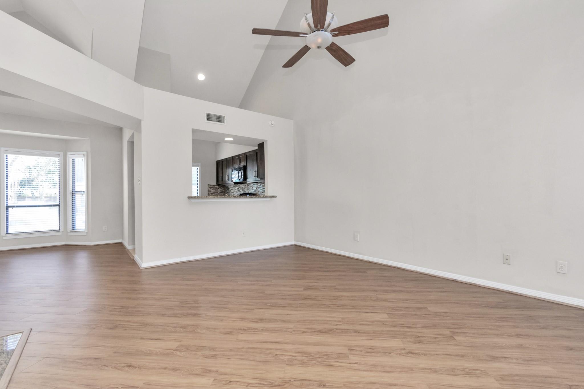 4144 Greystone Way # 703